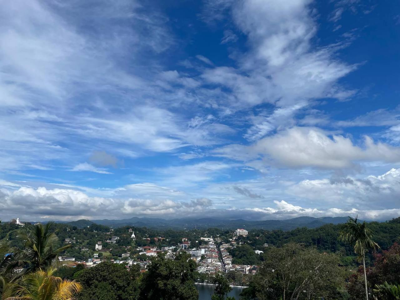 Villa Avora Ridge Kandy Exteriör bild